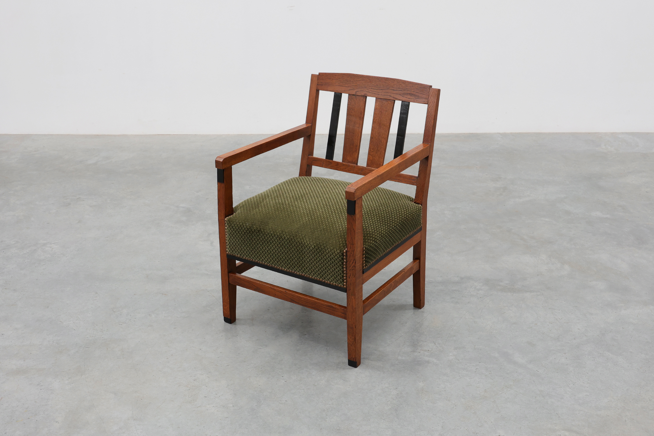 Amsterdamse School Oak Armchair with Green Velvet Seat, Netherlands, 1920sthumbnail